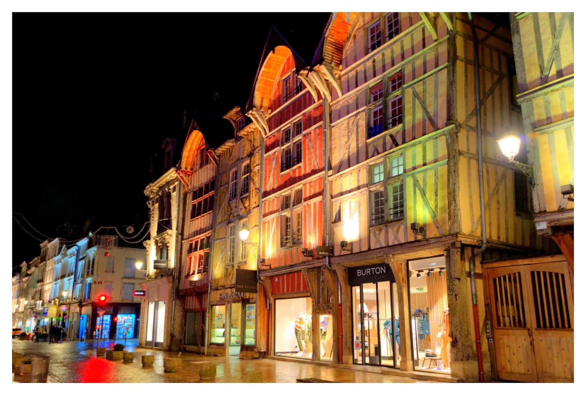 Les Chalets Aux Gites D'Orient Géraudot エクステリア 写真